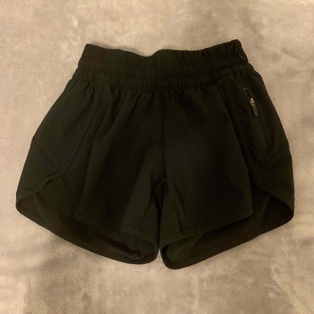 lululemon black trackers 4”